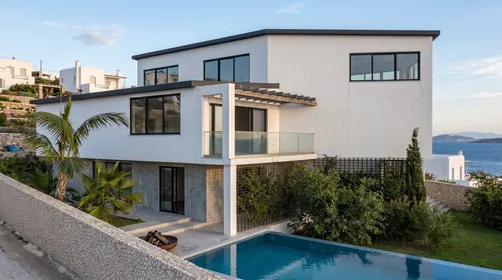 Modern Coastal Retreat